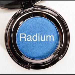 NWT Urban Decay Eyeshadow in RADIUM